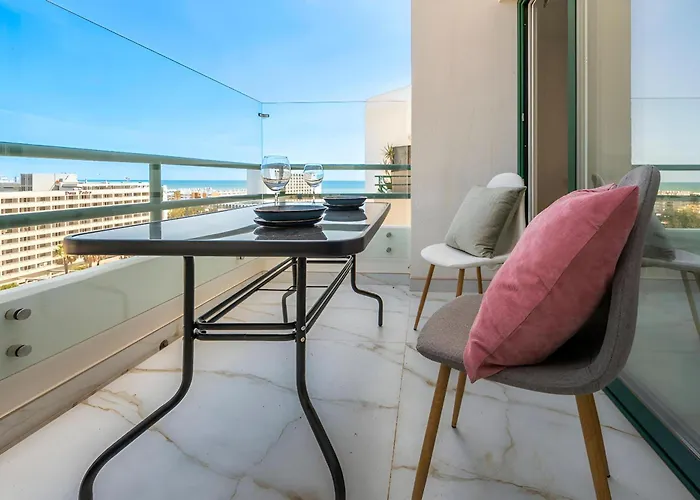 Talia Lux - Two-bedroom Luxury By Hd Apartment