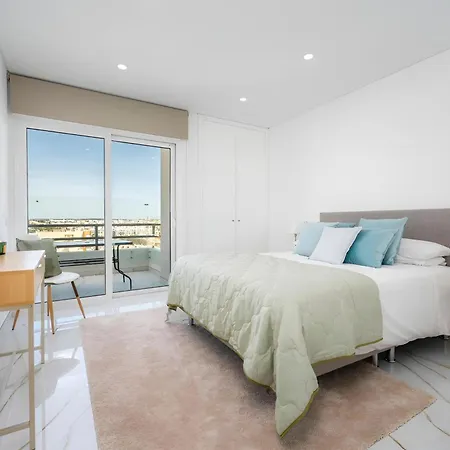 Talia Lux - Two-bedroom Luxury By Hd Daire *
