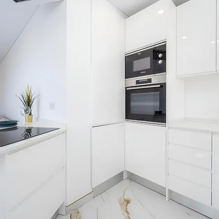 Talia Lux - Two-bedroom Luxury By Hd Apartment *